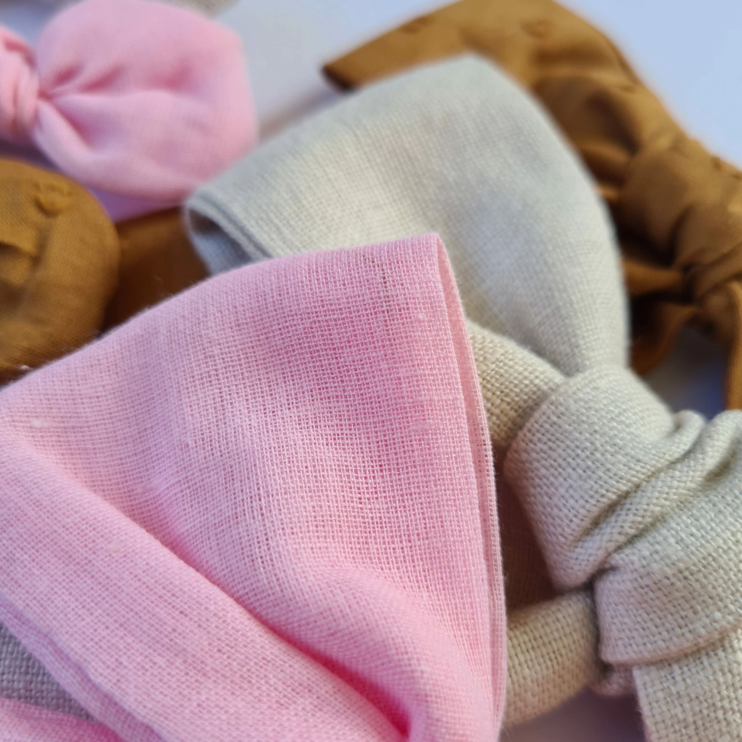 Wombat Baby Belle Bow - Strawberry Gauze - Image 6