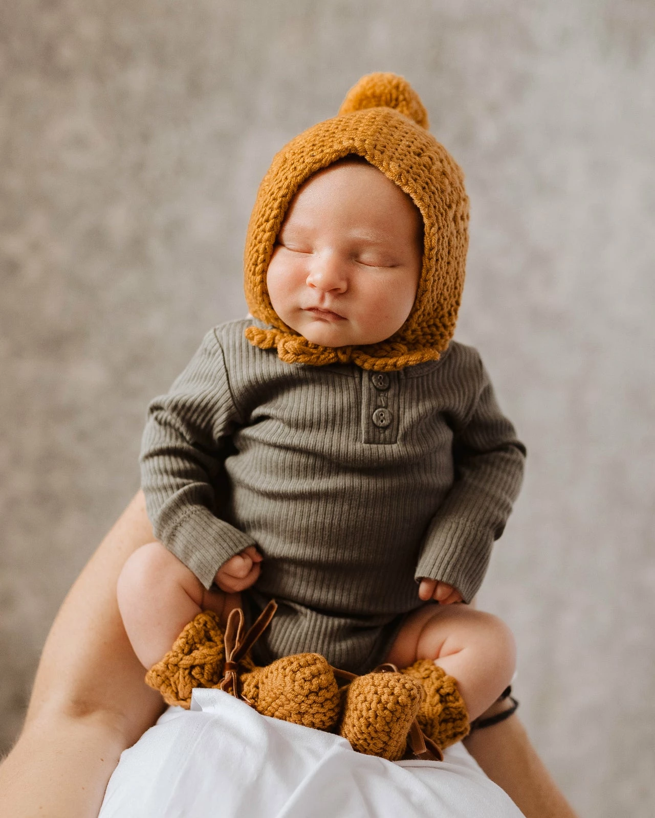 Snuggle Hunny Kids Bronze Merino Wool Bonnet & Booties - Image 2