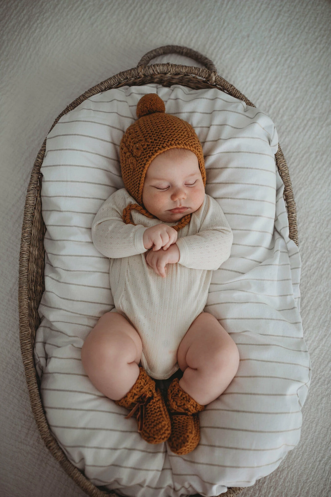 Snuggle Hunny Kids Bronze Merino Wool Bonnet & Booties - Image 4