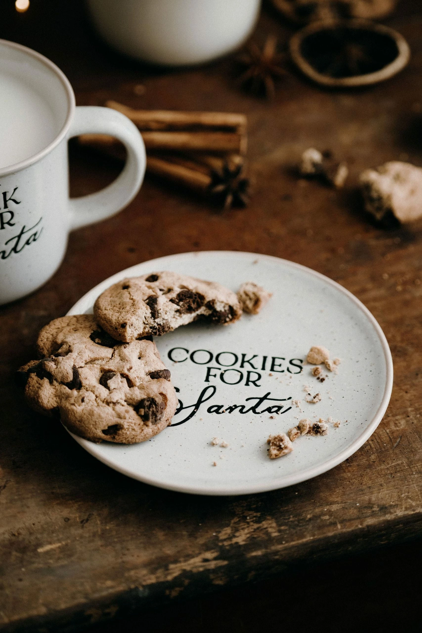 Bencer And Hazelnut Cookies For Santa Plate - Image 5