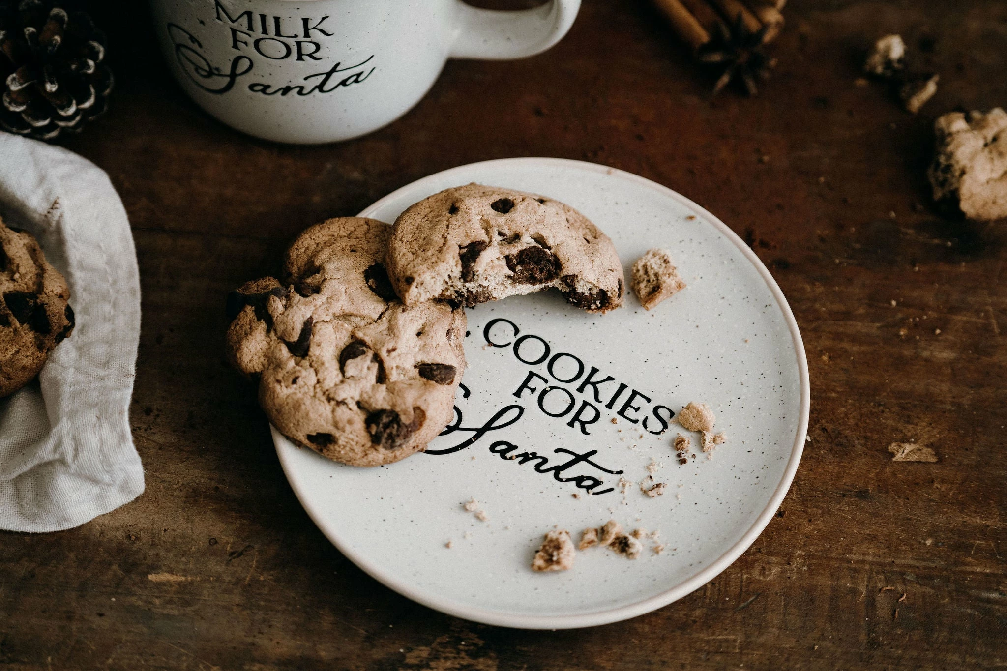 Bencer And Hazelnut Cookies For Santa Plate - Image 6