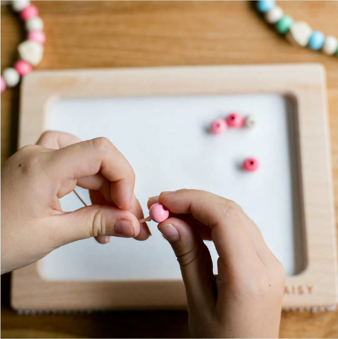 Poppy & Daisy Friendship Necklaces Kit - Image 2