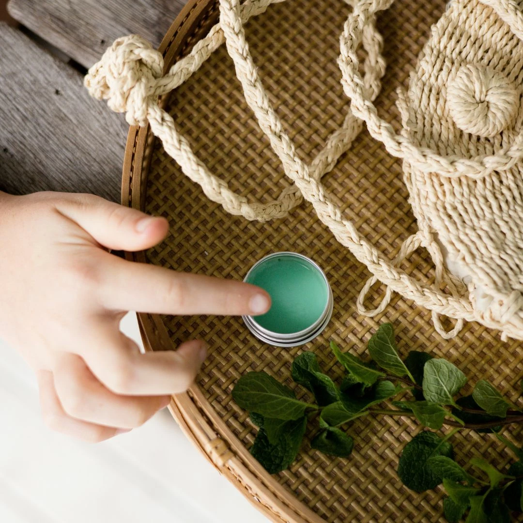 Poppy & Daisy DIY Peppermint Lip Balm Mini Eco Bag - Image 4