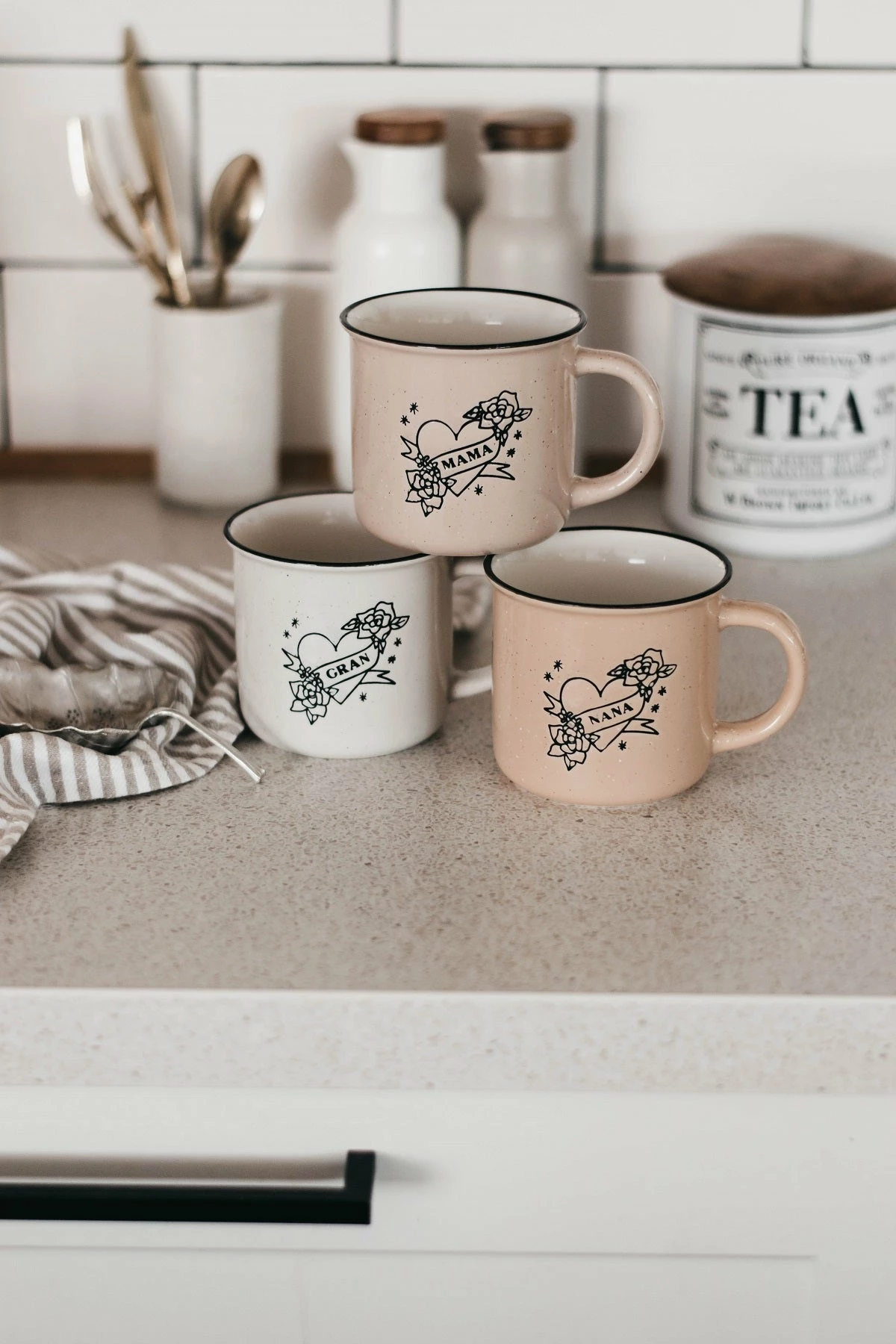 Bencer And Hazelnut Gran Ceramic Mug - Image 2