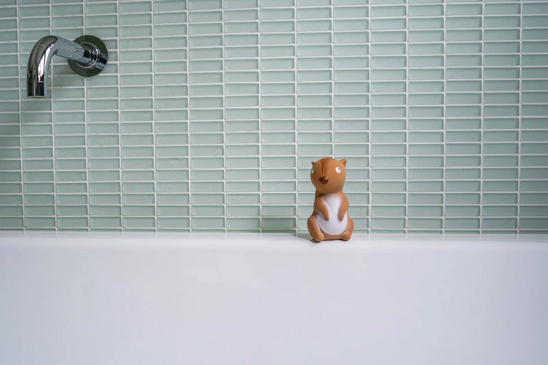 Tikiri Squirrel Rubber Artic Animal - Image 4