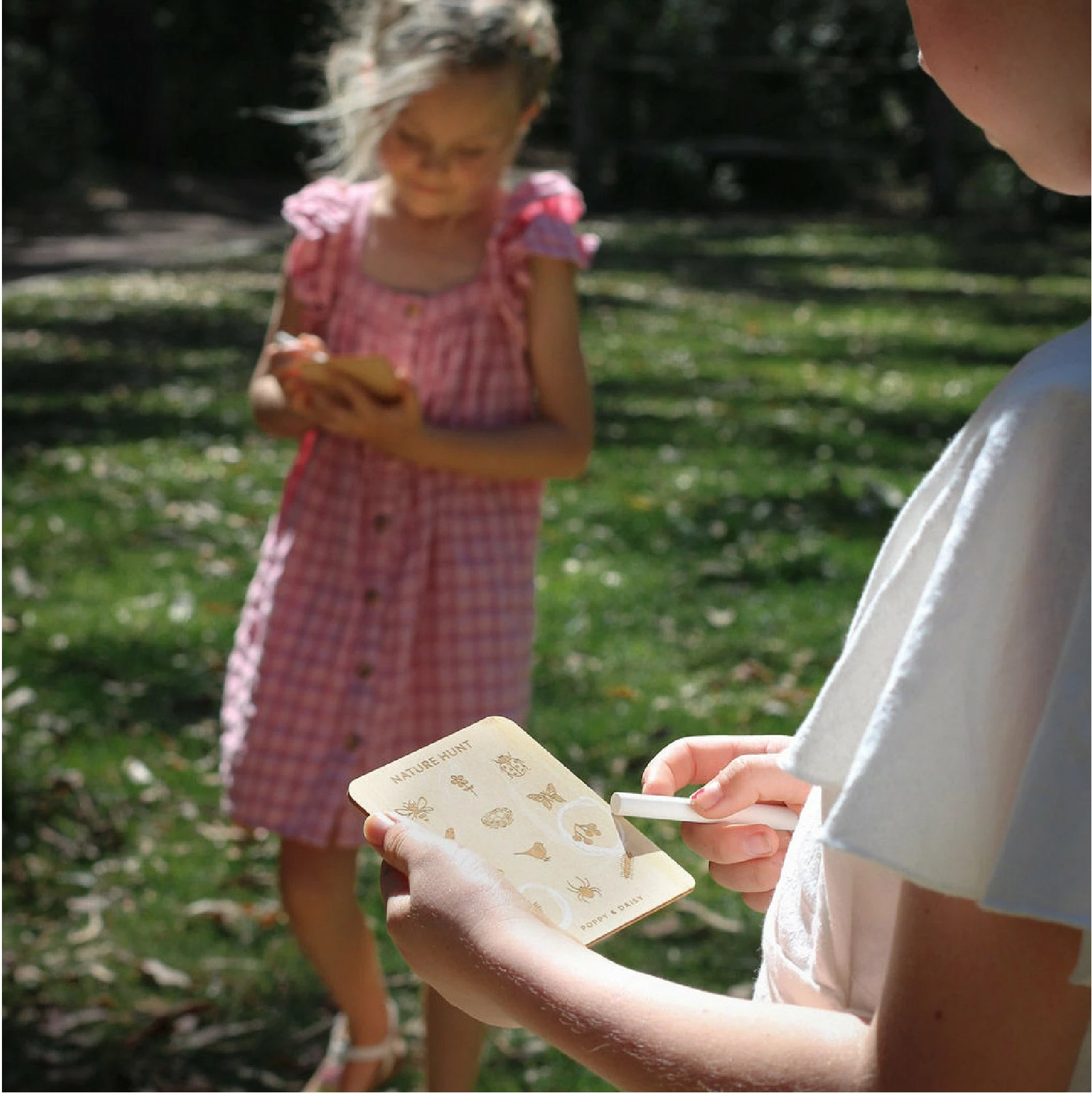 Poppy & Daisy Nature Hunt Mini - Image 2